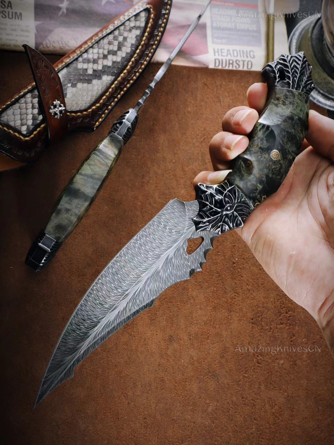 Collectible Luxury Feather Damascus Steel Knife Hunting Knife Stable Wood - AK-HT0860