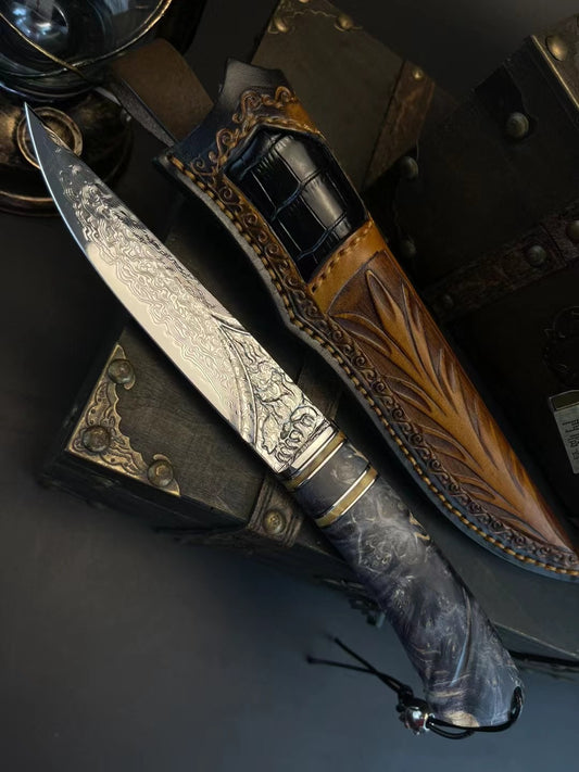 Fixed Blade Vg10 Steel Damascus Hunting Knife Handcrafted Steel Engraved Pattern - AK-HT0833
