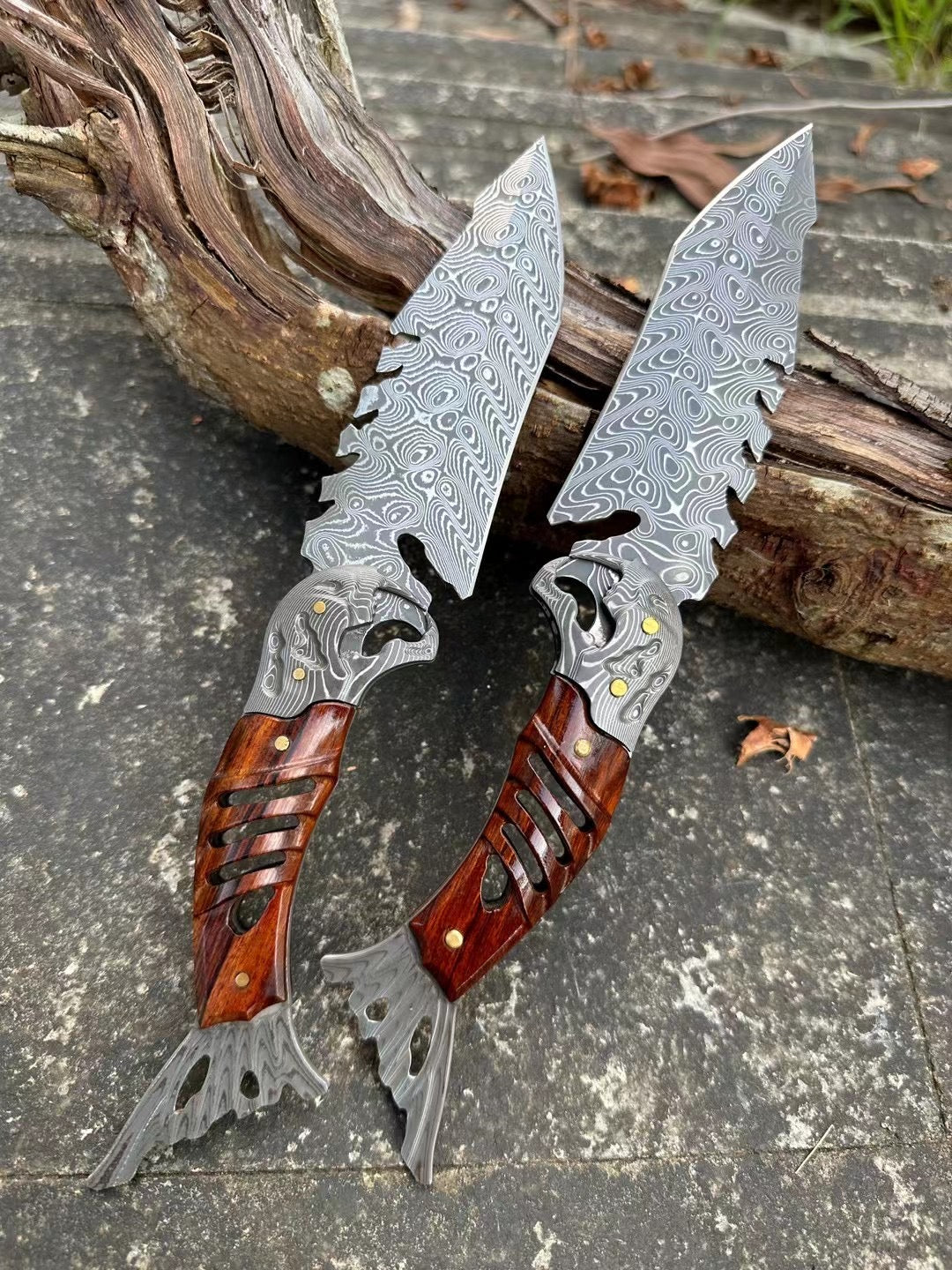 Handcrafted 95 Layer Damascus Hunting Knife Full Tang Desert Ironwood w/ Sheath - AK-HT0813