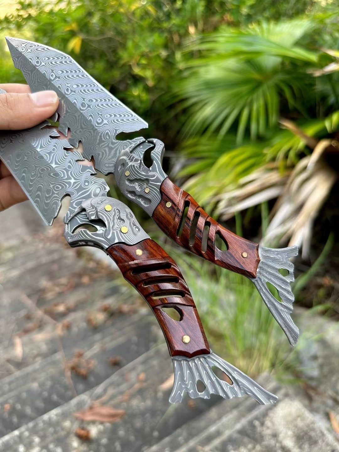 Handcrafted 95 Layer Damascus Hunting Knife Full Tang Desert Ironwood w/ Sheath - AK-HT0813