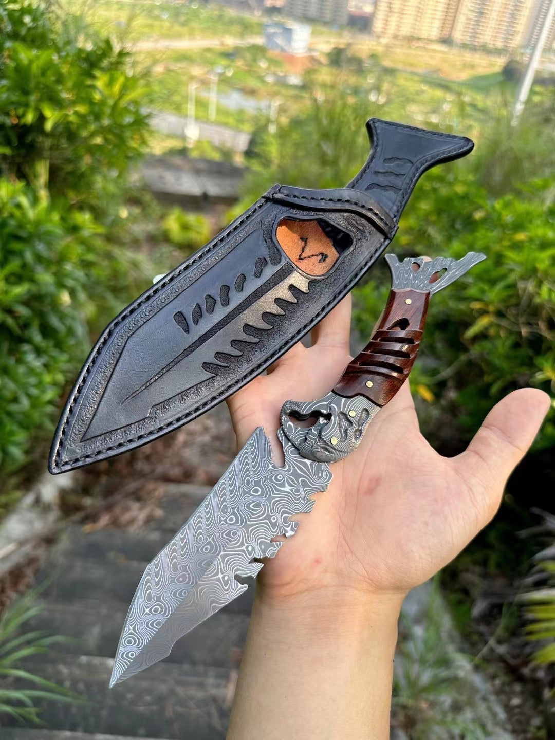 Handcrafted 95 Layer Damascus Hunting Knife Full Tang Desert Ironwood w/ Sheath - AK-HT0813