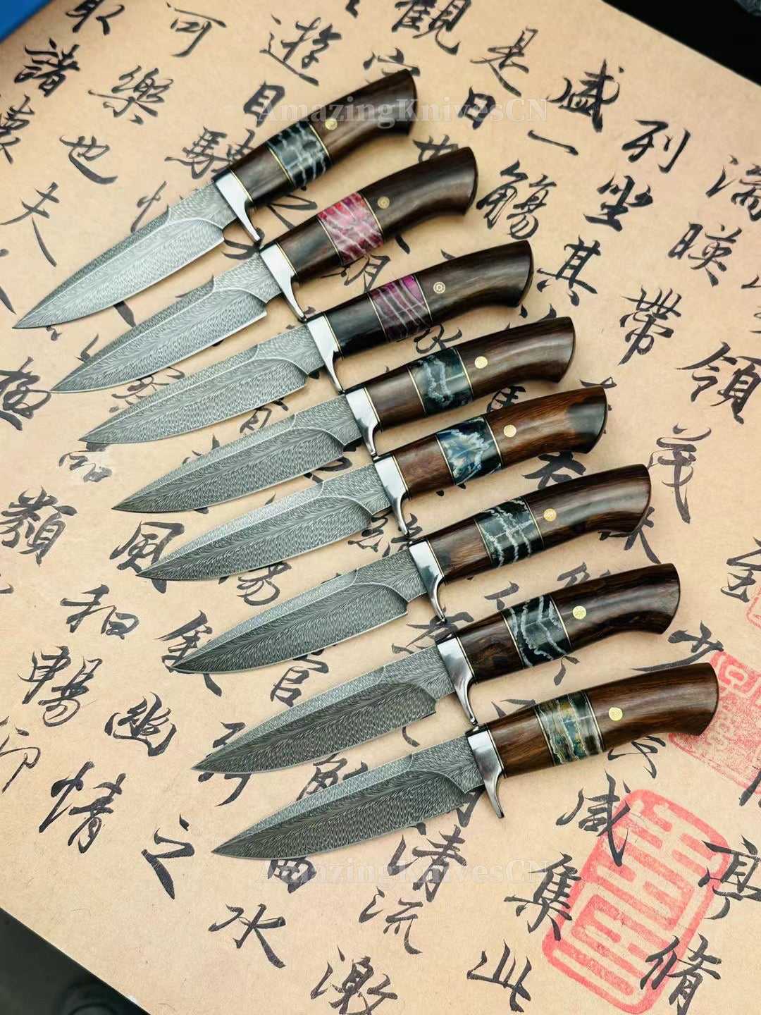 Luxury Handmade Feather Damascus Steel Hunting Knife with Leather Sheath - AK-HT0999
