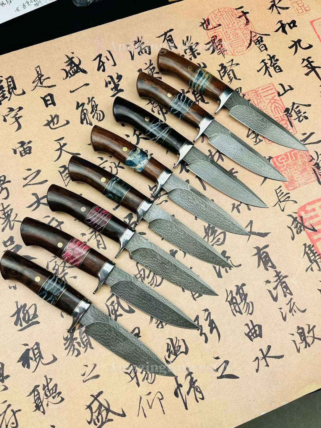 Luxury Handmade Feather Damascus Steel Hunting Knife with Leather Sheath - AK-HT0999