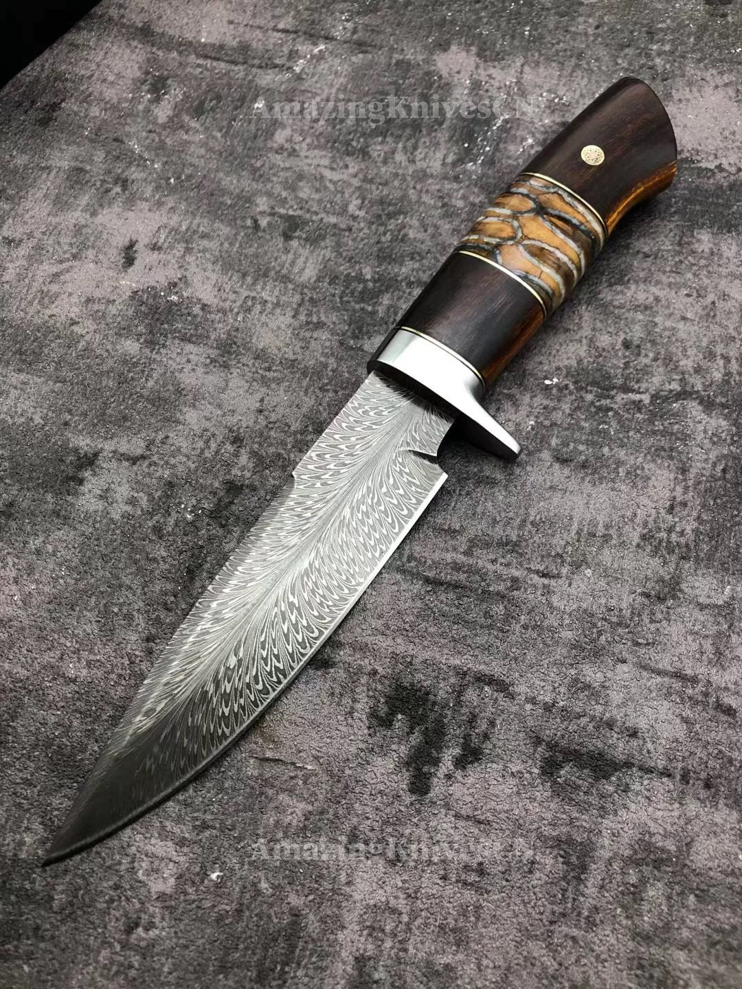 Luxury Handmade Feather Damascus Steel Hunting Knife with Leather Sheath - AK-HT0999