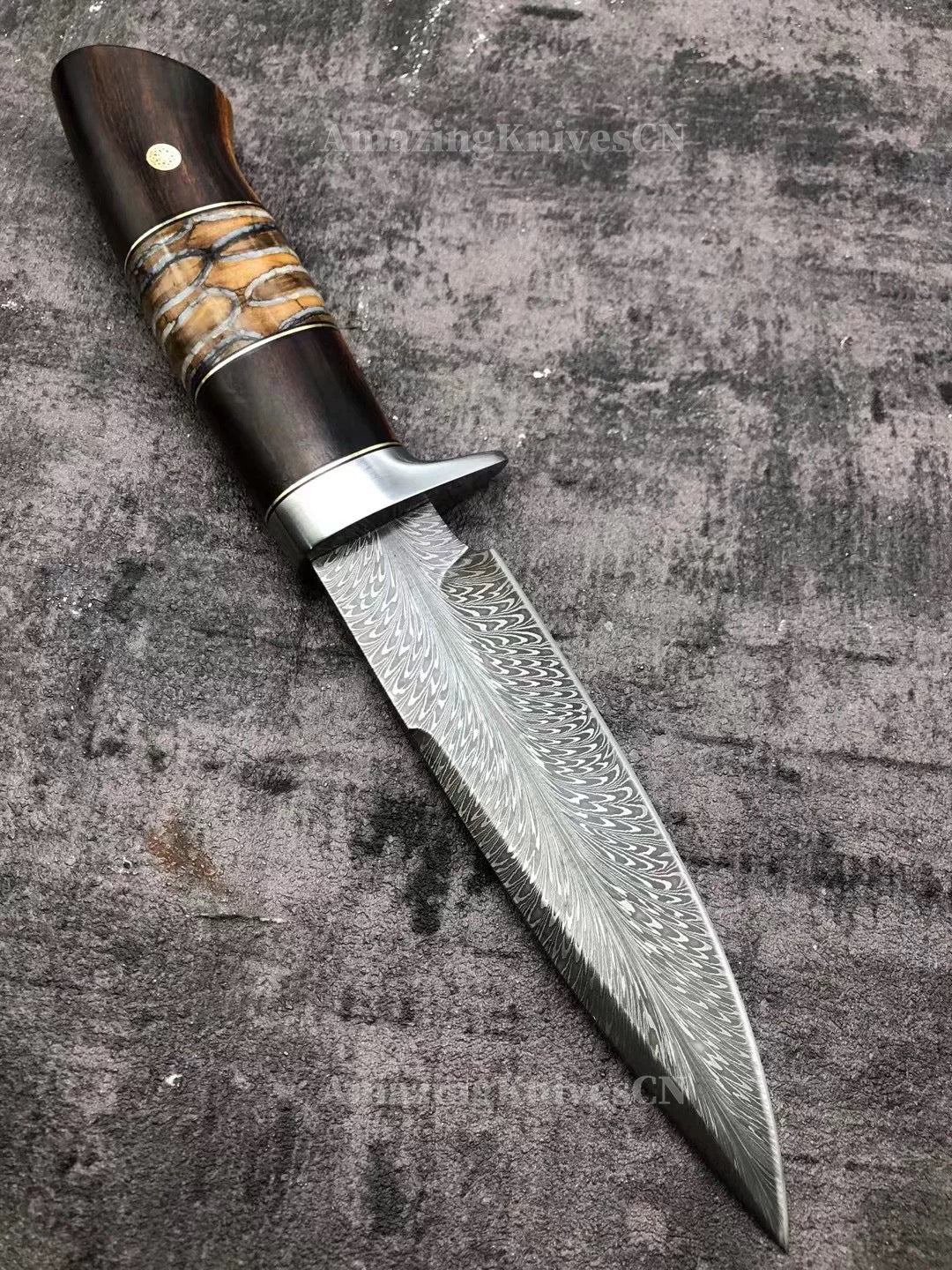 Luxury Handmade Feather Damascus Steel Hunting Knife with Leather Sheath - AK-HT0999