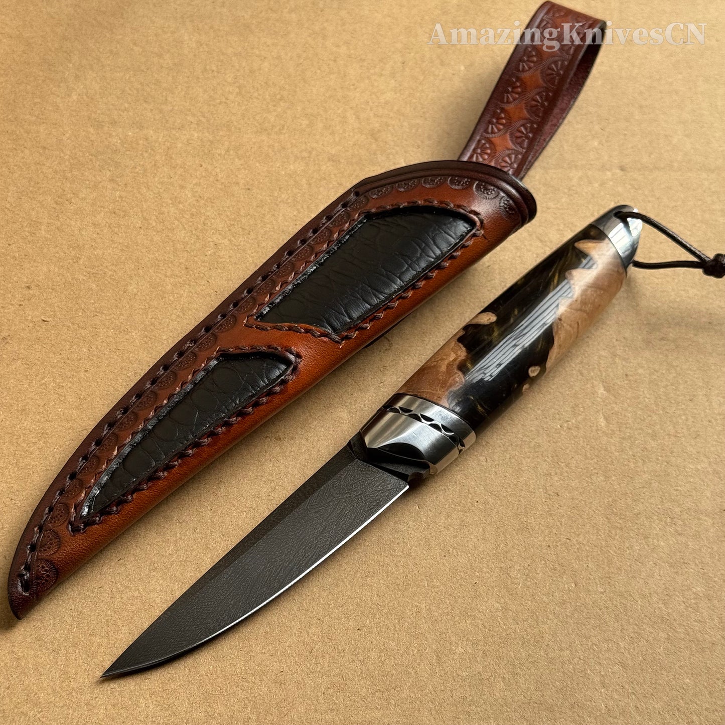 Premium Collectible Wootz Steel Knife with Leather Sheath - AK-HT0806