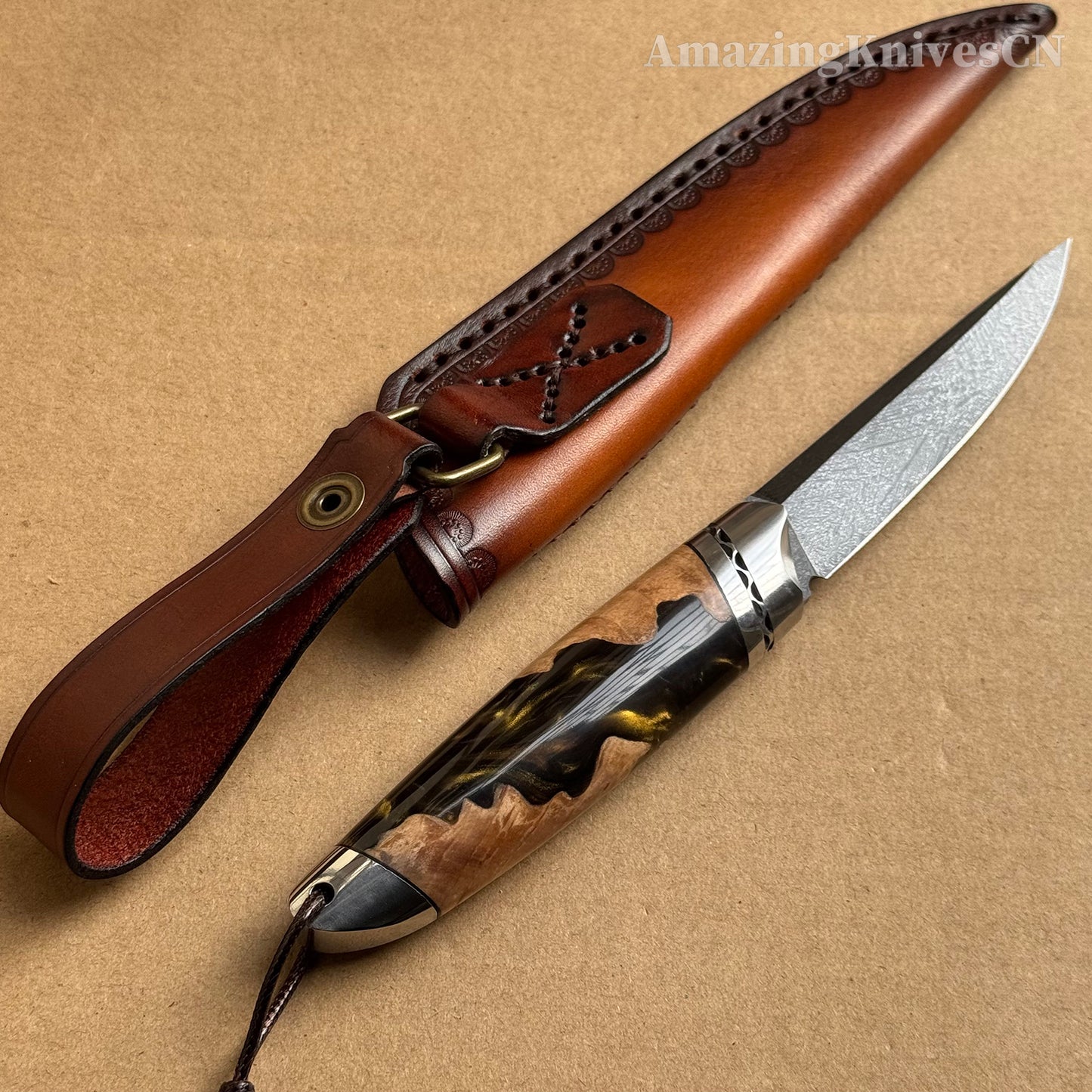 Premium Collectible Wootz Steel Knife with Leather Sheath - AK-HT0806