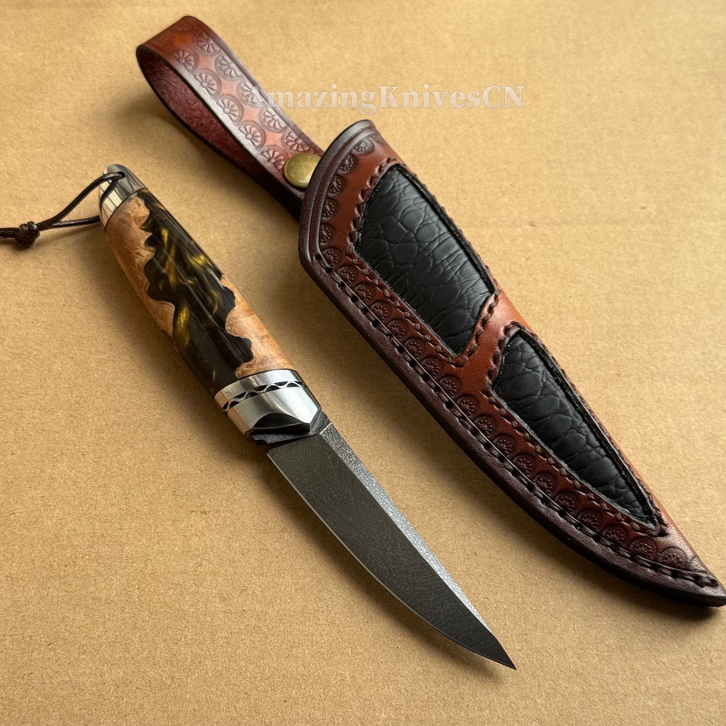 Premium Collectible Wootz Steel Knife with Leather Sheath - AK-HT0806