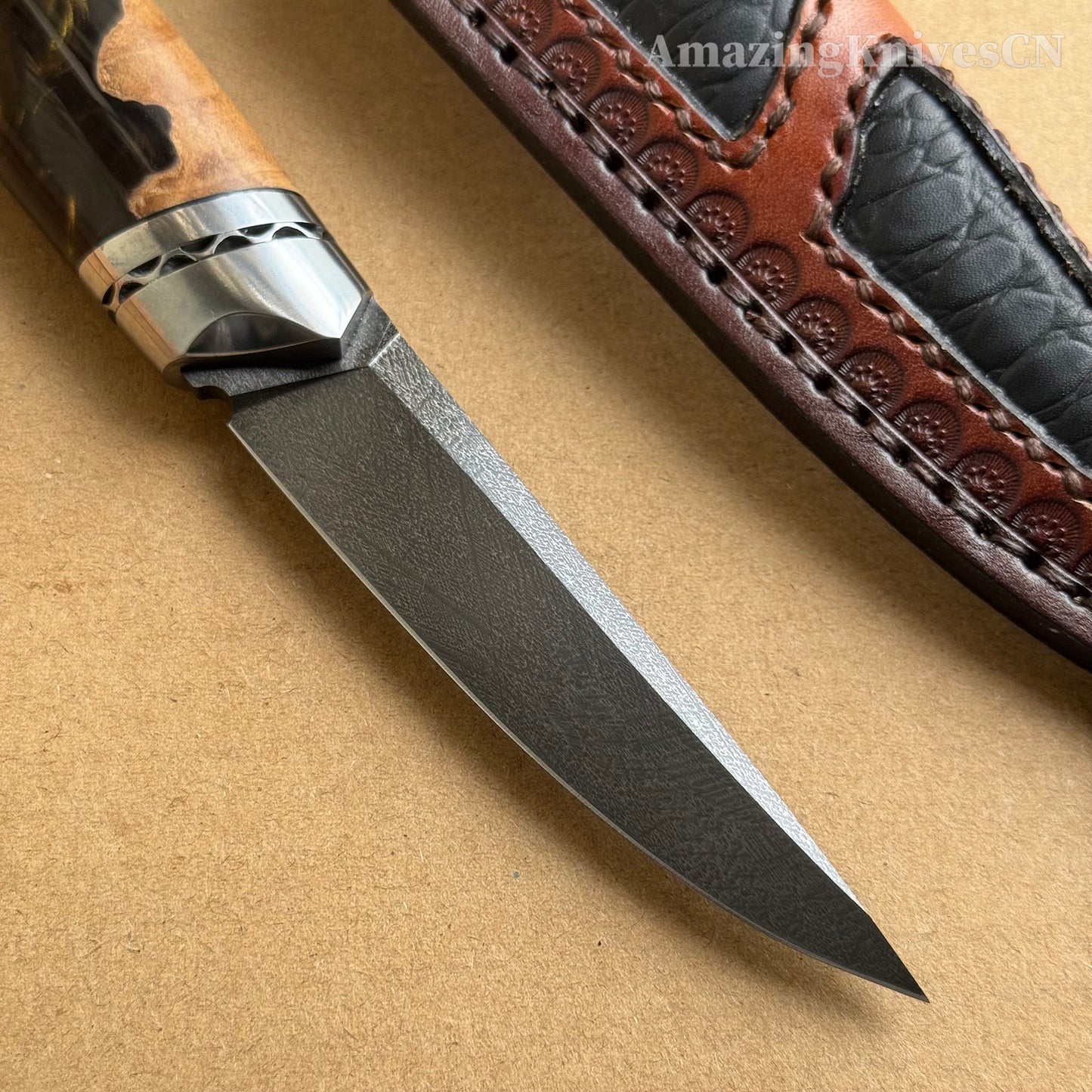 Premium Collectible Wootz Steel Knife with Leather Sheath - AK-HT0806
