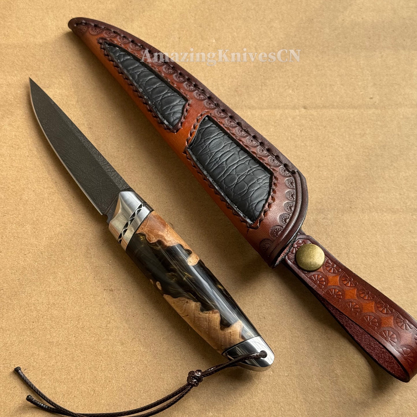 Premium Collectible Wootz Steel Knife with Leather Sheath - AK-HT0806
