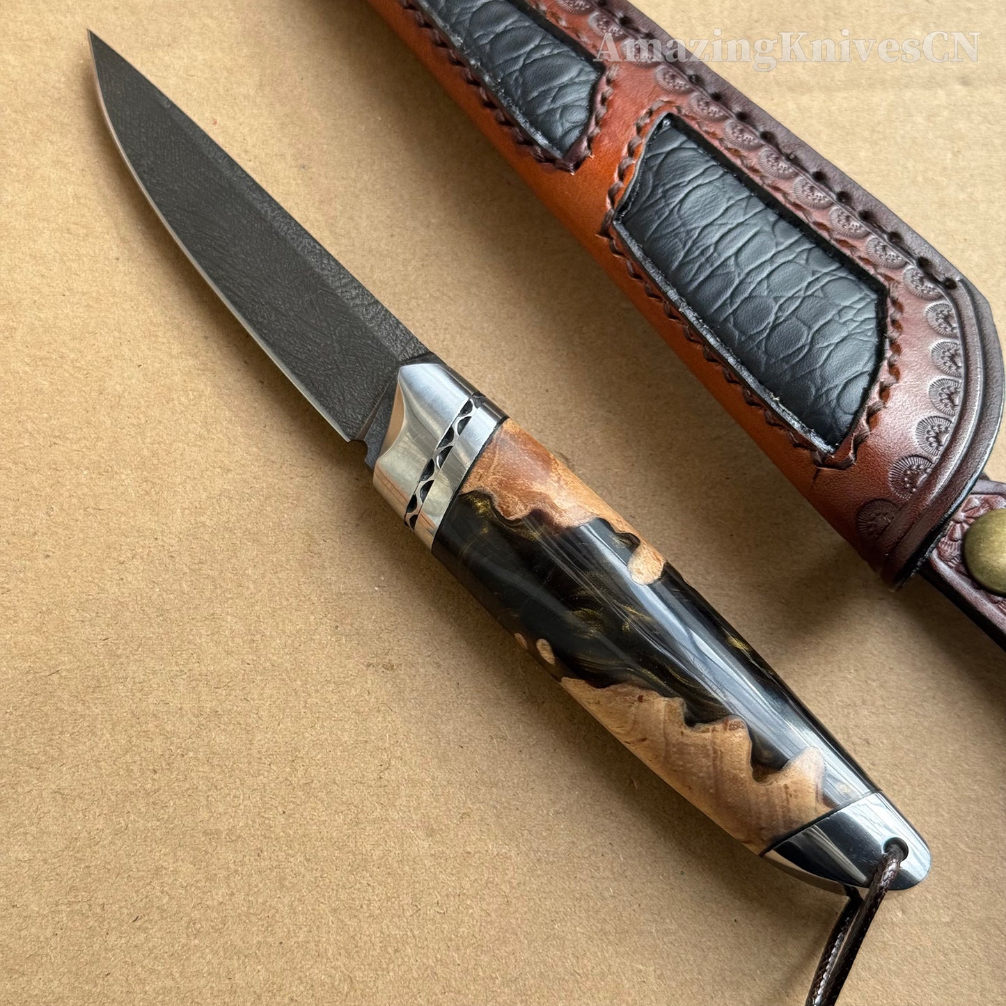 Premium Collectible Wootz Steel Knife with Leather Sheath - AK-HT0806