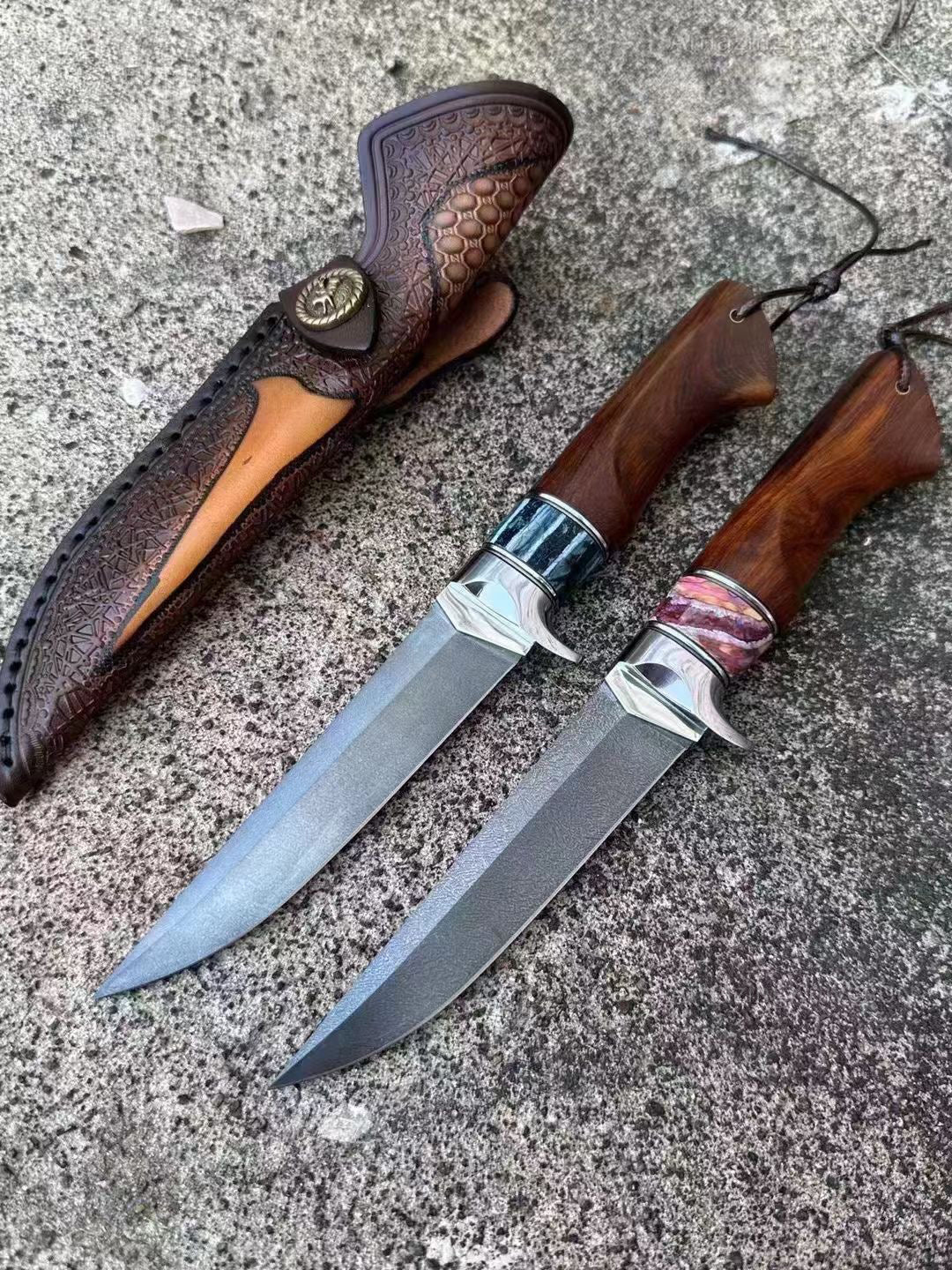 Handcrafted Wootz Steel Fixed Blade Bowie Collectible Knife Desert Ironwood Handle with Leather Sheath - AK-HT0957