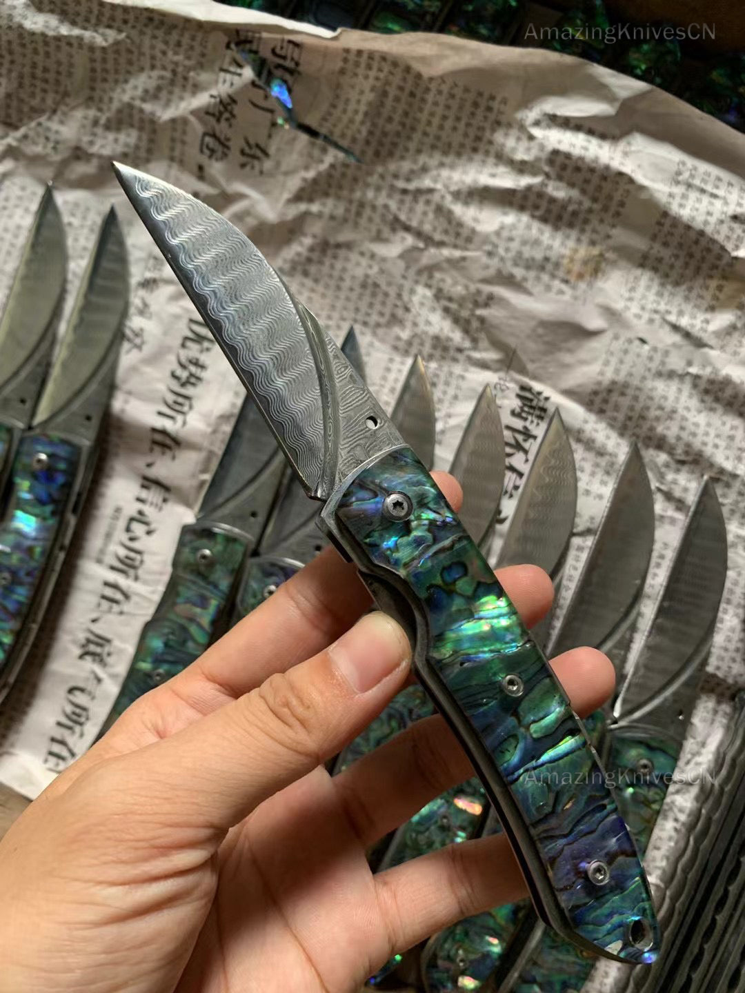 Collectible Damascus Folding Knife Camping Pocket Knife Shell - AK-HT0933