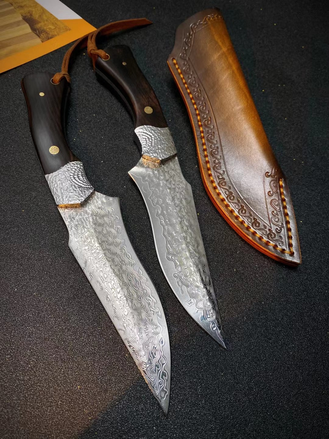 Damascus Steel Hunting Knife Survival Knife Bowie Fixed Blade Ebony with Sheath -AK-HT0727