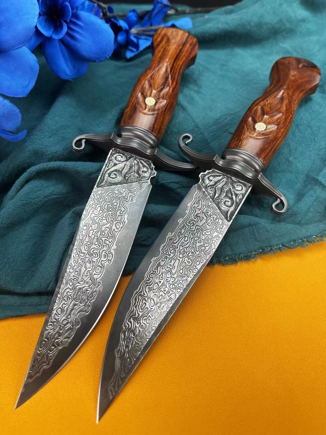 Handcrafted Japanese VG10 Damascus Knife Fixed Blade Bowie Engraved Steel Ironwood - AK-HT0811