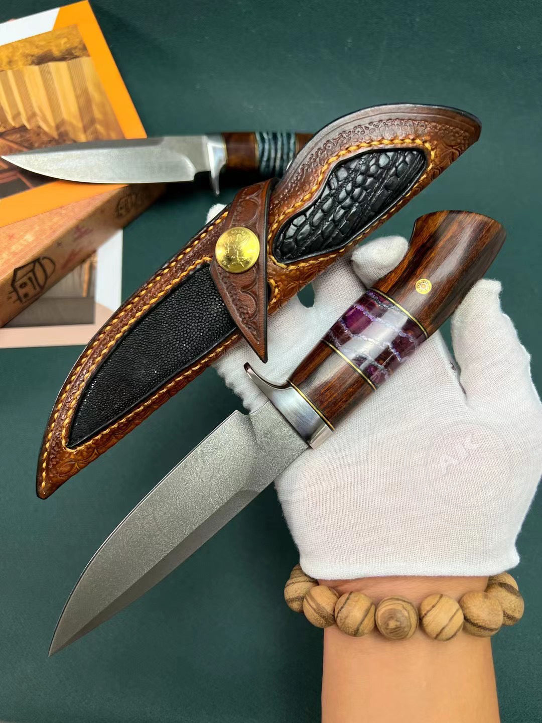 Luxury Handmade Wootz Steel Hunting Knife with Leather Sheath - AK-HT0780