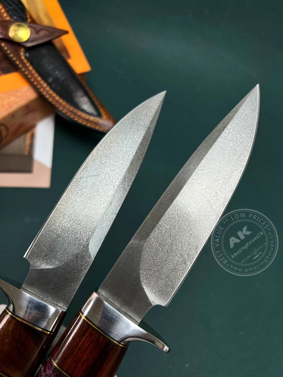 Luxury Handmade Wootz Steel Hunting Knife with Leather Sheath - AK-HT0780