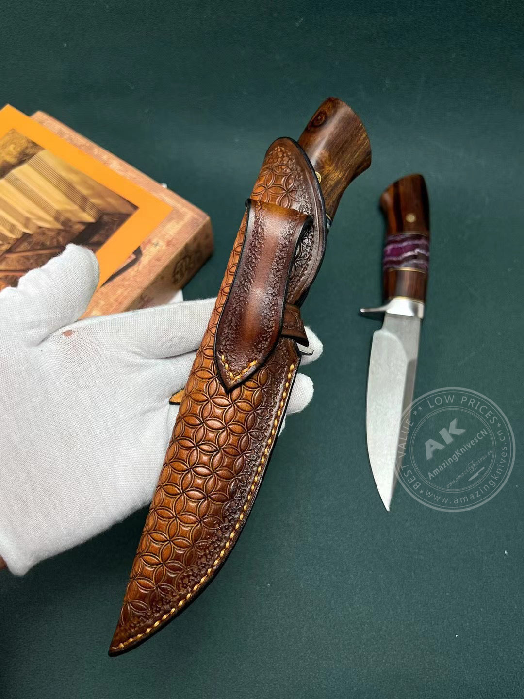 Luxury Handmade Wootz Steel Hunting Knife with Leather Sheath - AK-HT0780