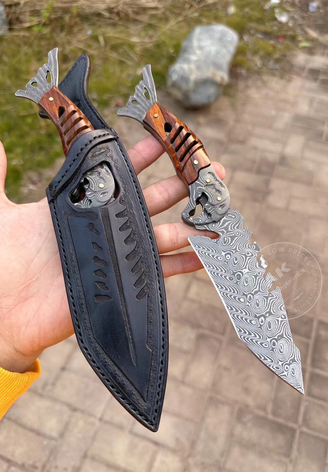 Handcrafted 95 Layer Damascus Hunting Knife Full Tang Desert Ironwood w/ Sheath - AK-HT0813