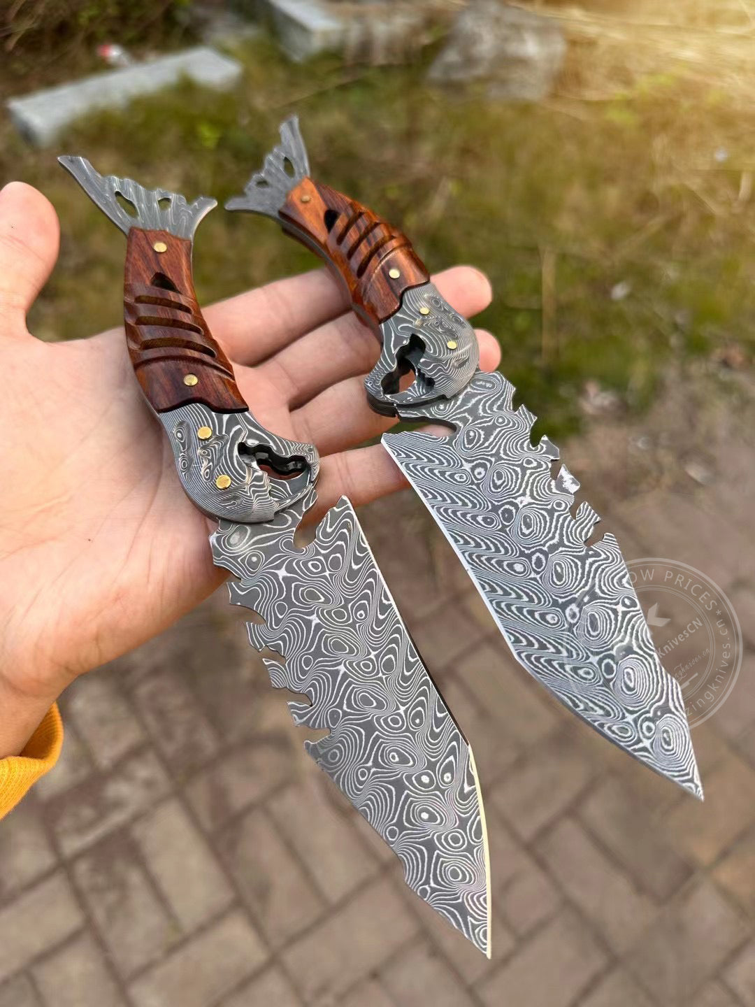 Handcrafted 95 Layer Damascus Hunting Knife Full Tang Desert Ironwood w/ Sheath - AK-HT0813