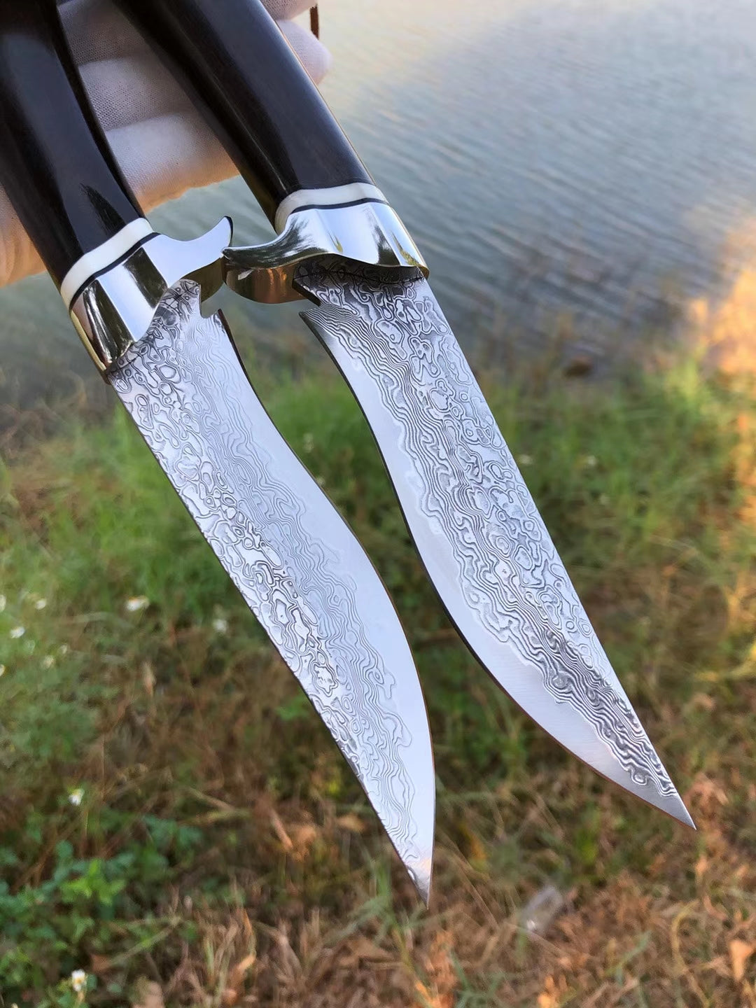 VG10 Damascus Hunting Knife Handcrafted Survival Bowie Fixed Blade Ebony Handle - AK-HT0492