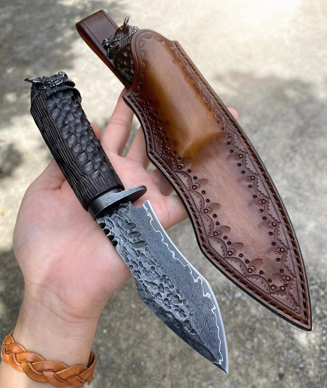 Vg10 Damascus Hunting Knife Hammered Survival Handcarved Yak Head Ebony Black - AK-HT0592