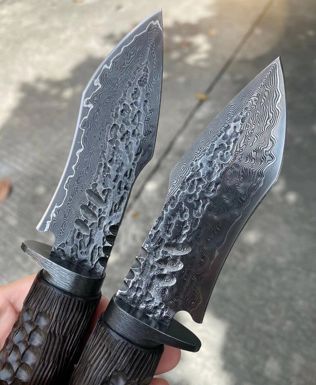 Vg10 Damascus Hunting Knife Hammered Survival Handcarved Yak Head Ebony Black - AK-HT0592