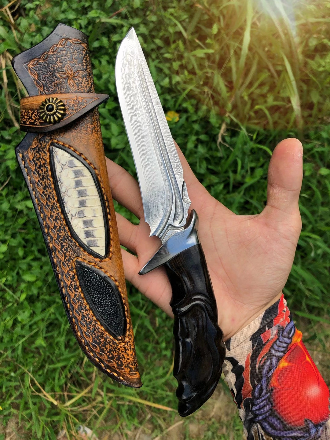 Handcrafted 85 Layer Damascus Hunting Knife Survival Art Knife w/ Sheath Ebony- AK-HT0596