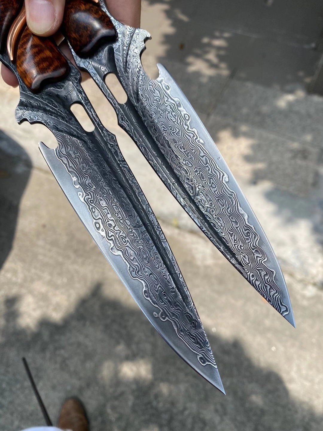 JAPANESE DAMASCUS VG10 HUNTING KNIFE BLOOD GROOVED FULL TANG - AK-HT0413