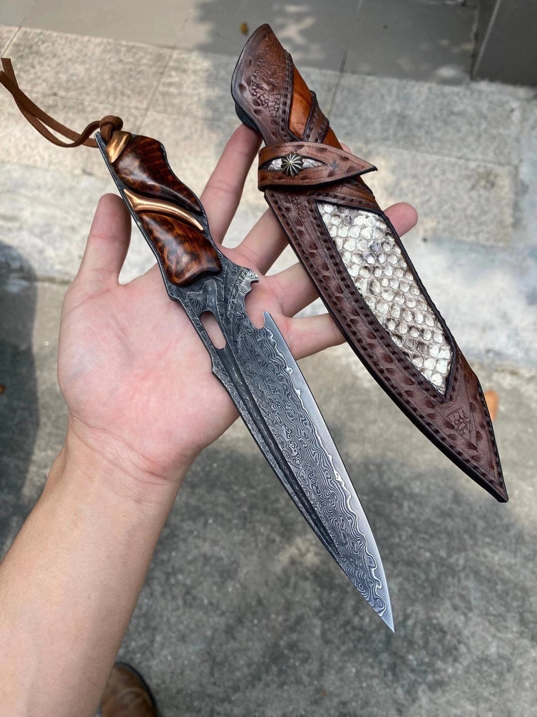 JAPANESE DAMASCUS VG10 HUNTING KNIFE BLOOD GROOVED FULL TANG - AK-HT0413