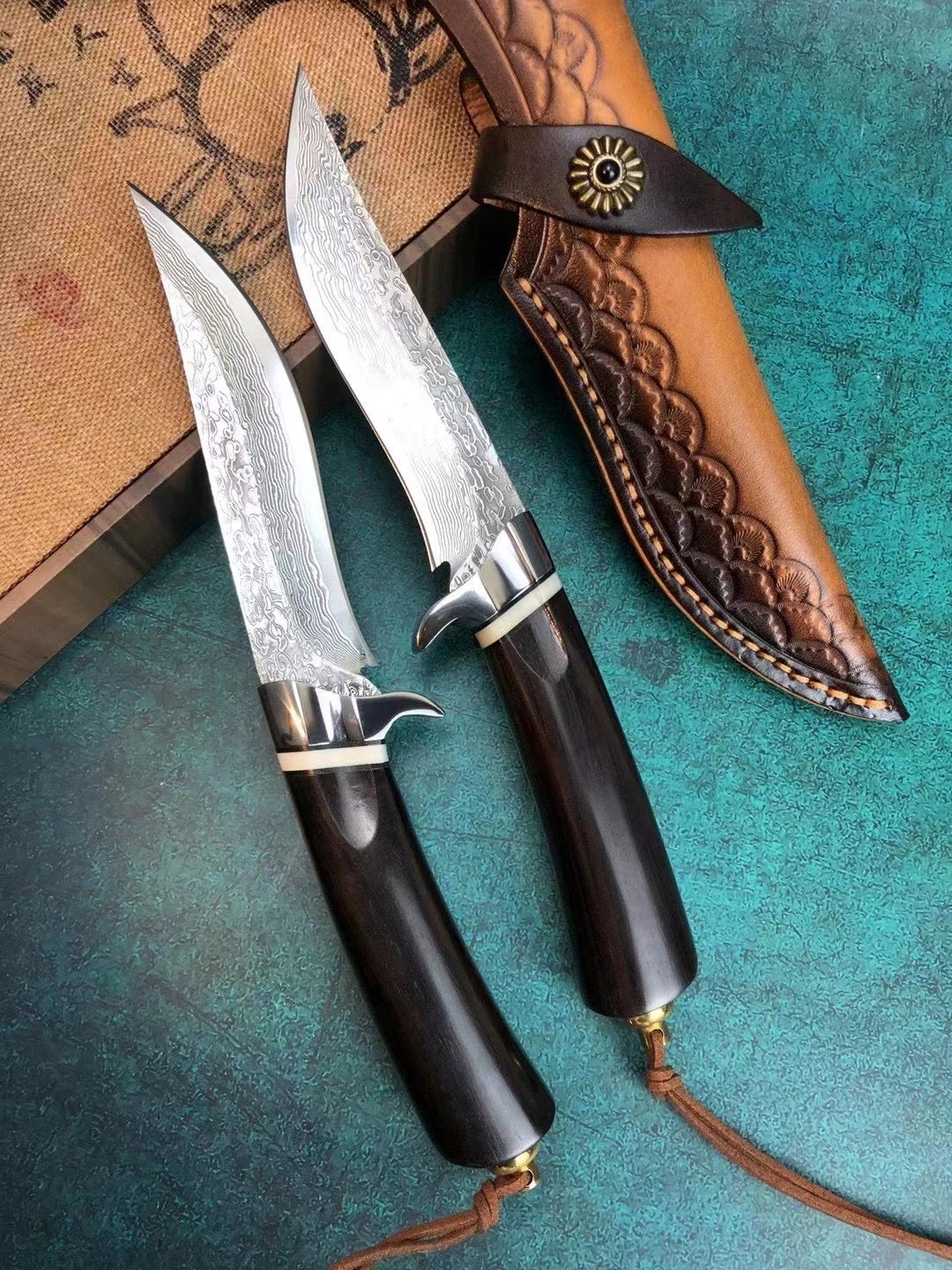 VG10 Damascus Hunting Knife Handcrafted Survival Bowie Fixed Blade Ebony Handle - AK-HT0492