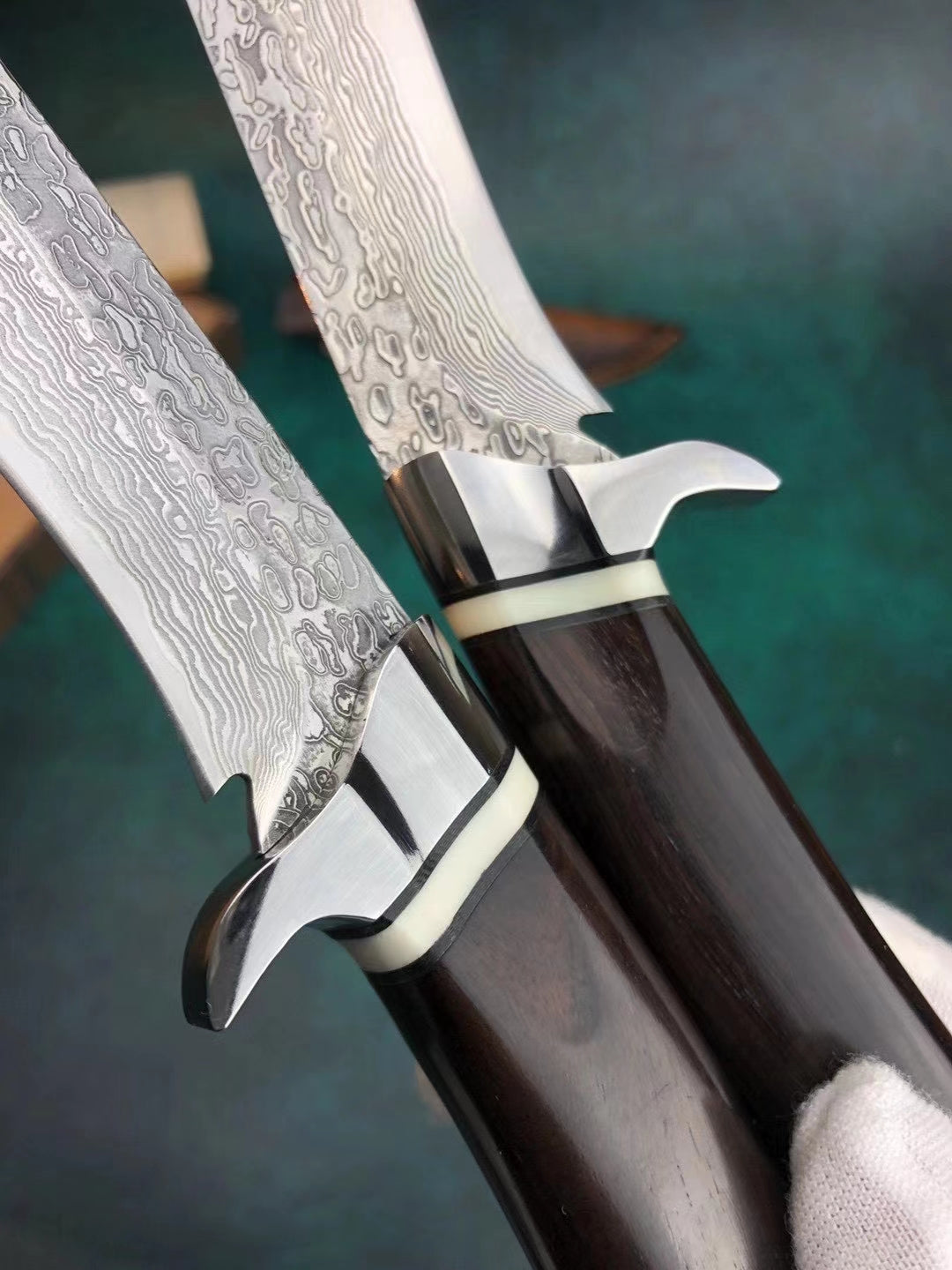 VG10 Damascus Hunting Knife Handcrafted Survival Bowie Fixed Blade Ebony Handle - AK-HT0492