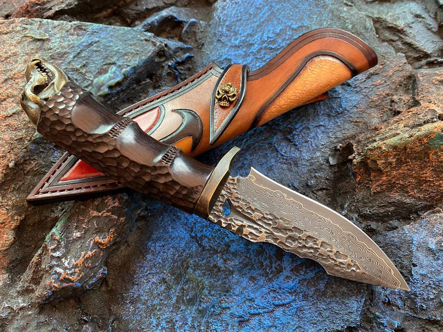 Damascus Fixed Blade VG10 Steel Hunting Knife Art Handcrafted Ebony Black Tyrannosaurus rex - AK-HT0662