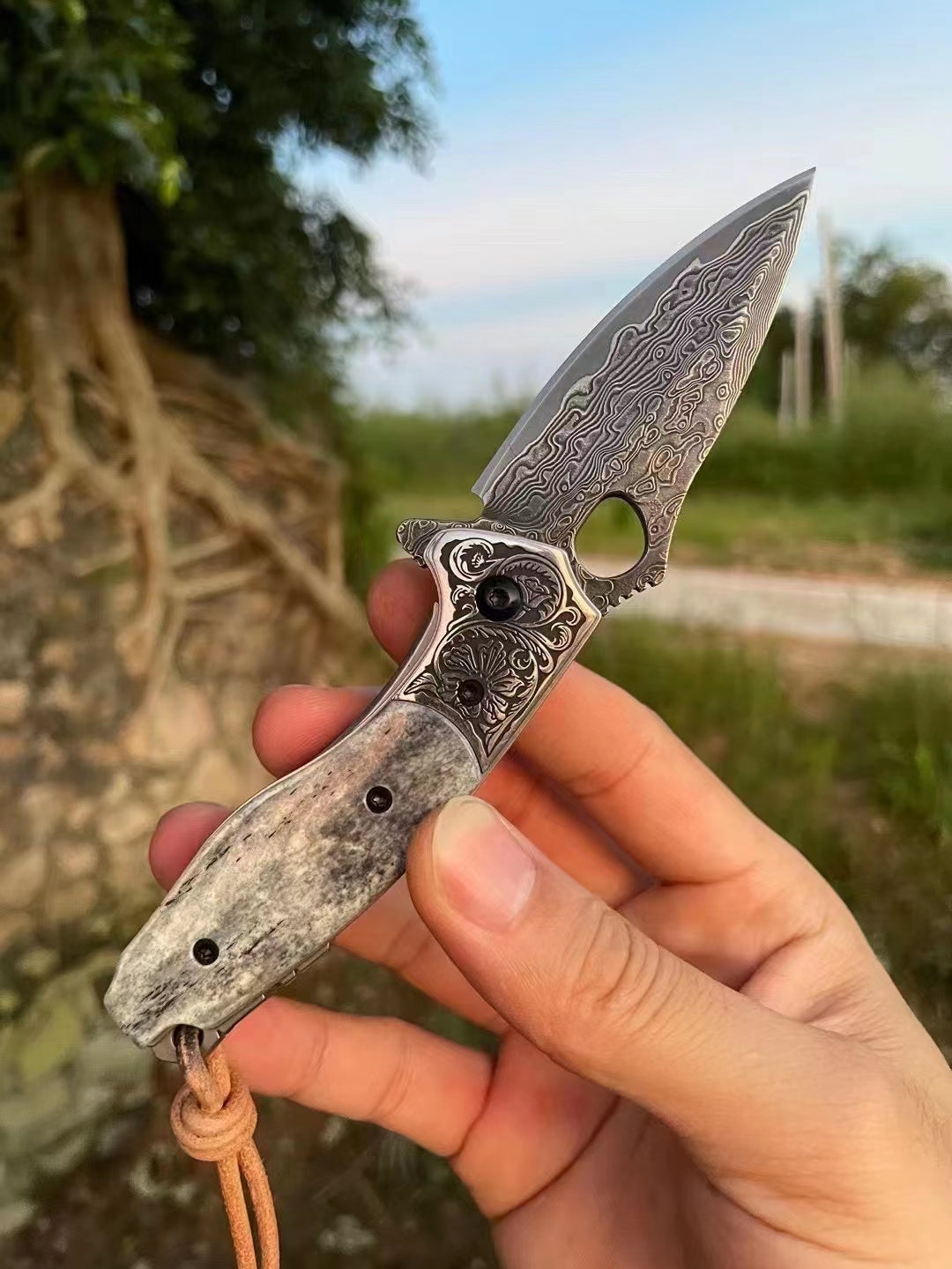 VG10 Damascus Hunting Knife Black Folding Knife Camping Rescue Bone/Wood Handle- AK-HT0511