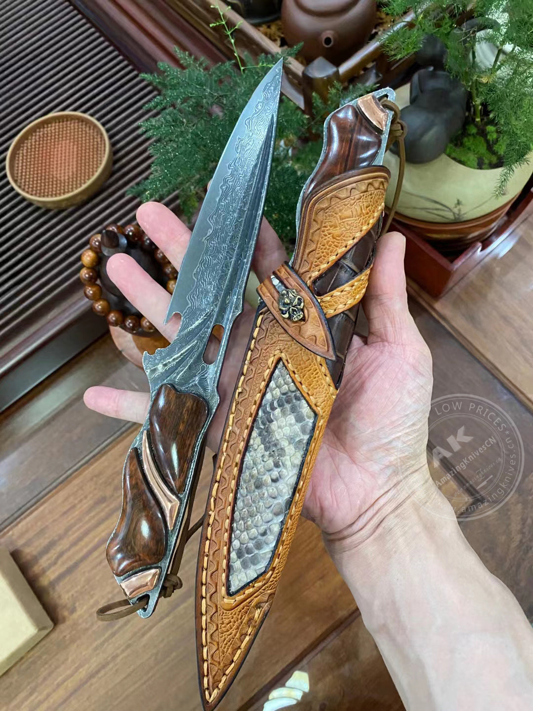 JAPANESE DAMASCUS VG10 HUNTING KNIFE BLOOD GROOVED FULL TANG - AK-HT0413