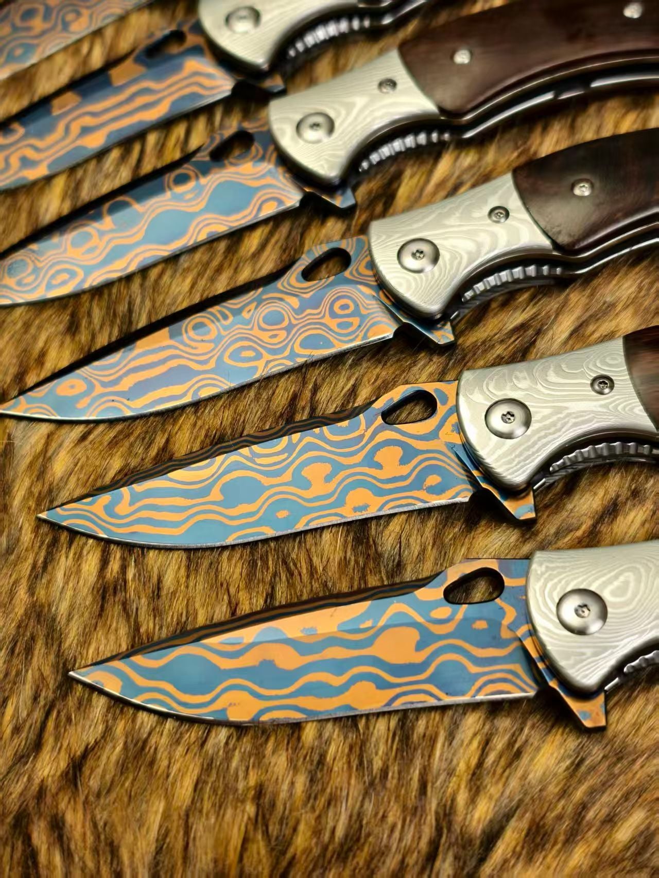 Hand-Forged Damascus Folding Knife Pocket Knife Ball Bearings - AK-HT1048