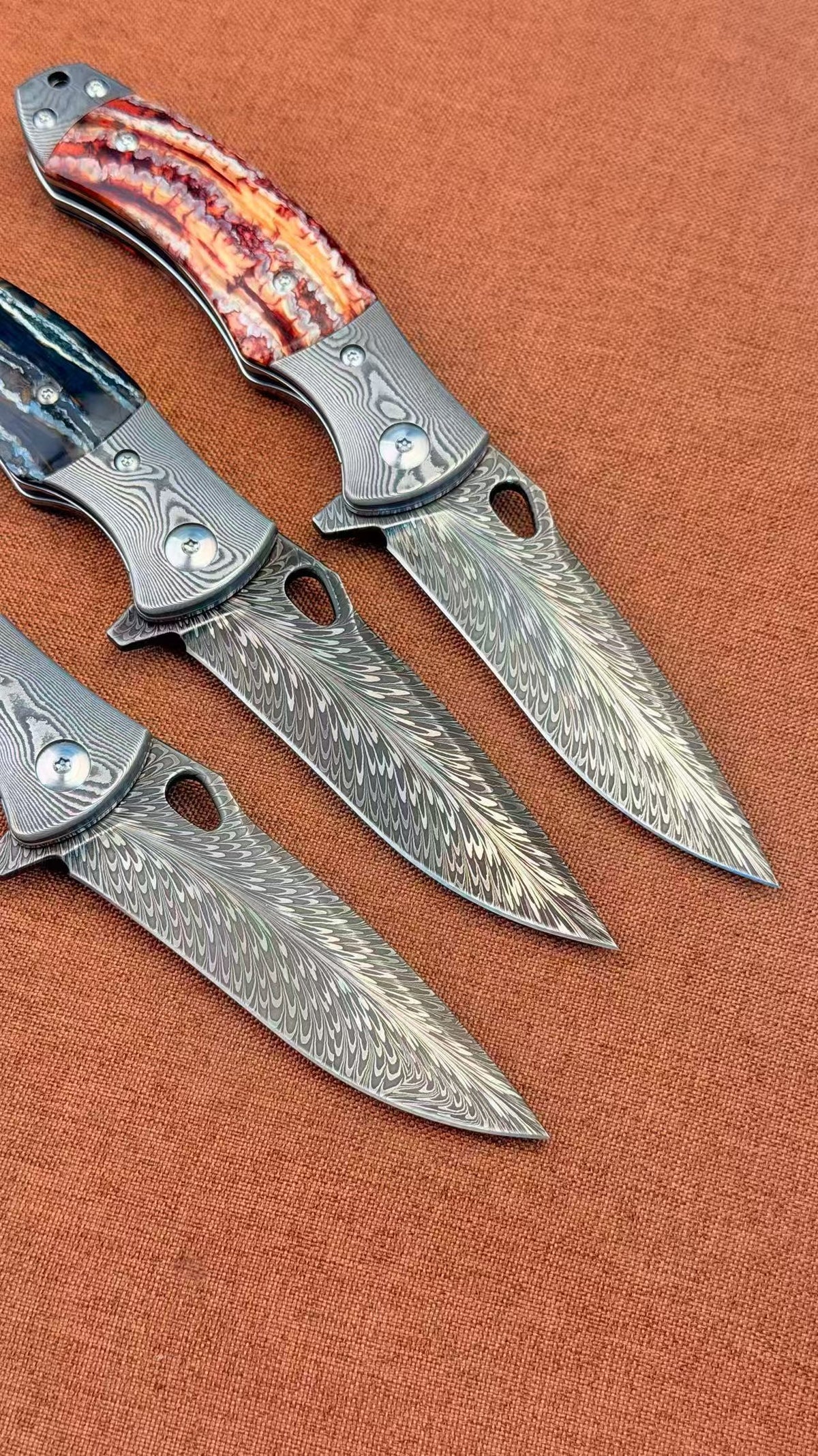 Collectible Feather Knife Folding Pocket Knife Survival Tactical Ball Bearing Flipper  - AK-HT1010-R