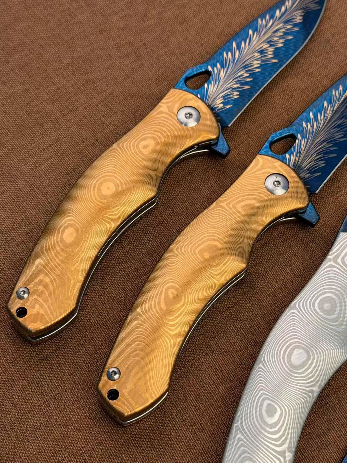 Feather Damascus Steel Folding Knife Aluminum Alloy Damascus Handle - AK-HT1074