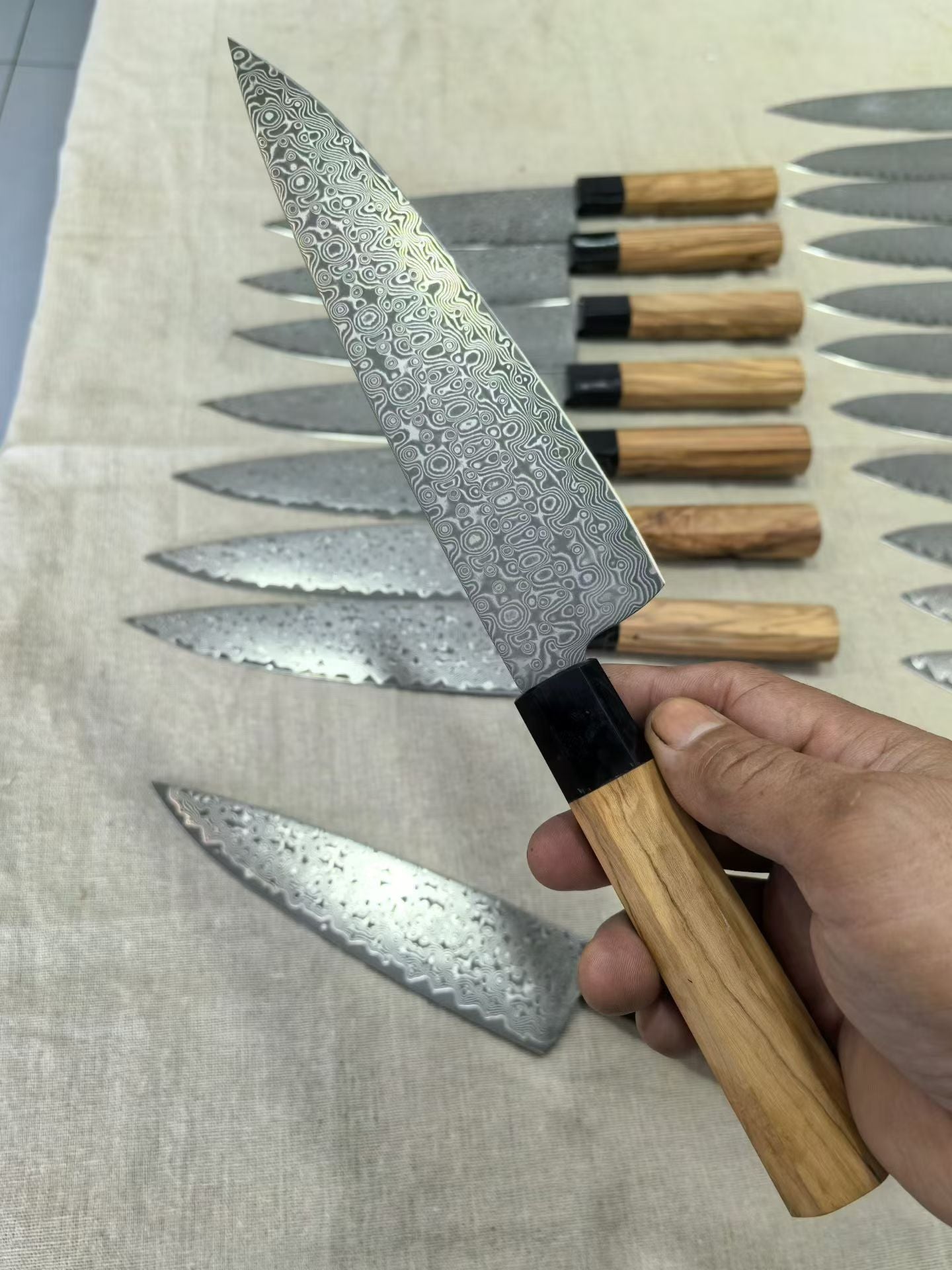 8" VG10 Damascus Chef Knife – Powder Steel, Olive Wood & Black Horn Handle - AK-DC1043