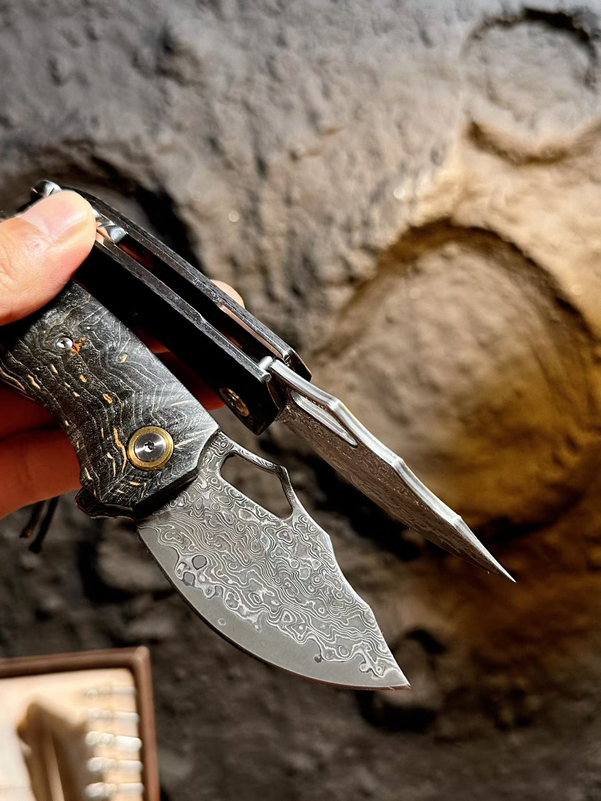Premium Handcrafted 78-Layer Damascus Folding Knife – Ball Bearing Fast Opening - AK-HT0182