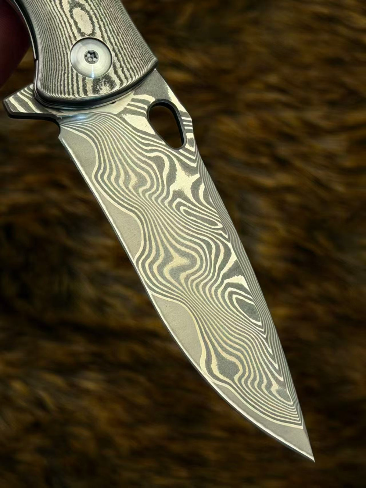 Handcrafted VG10 Damascus Steel Folding Knife Desert Ironwood Handle - AK-HT1073