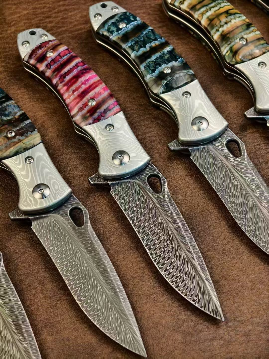 Collectible Feather Knife Folding Pocket Knife Survival Tactical Ball Bearing Flipper with Leather Sheath - AK-HT1010