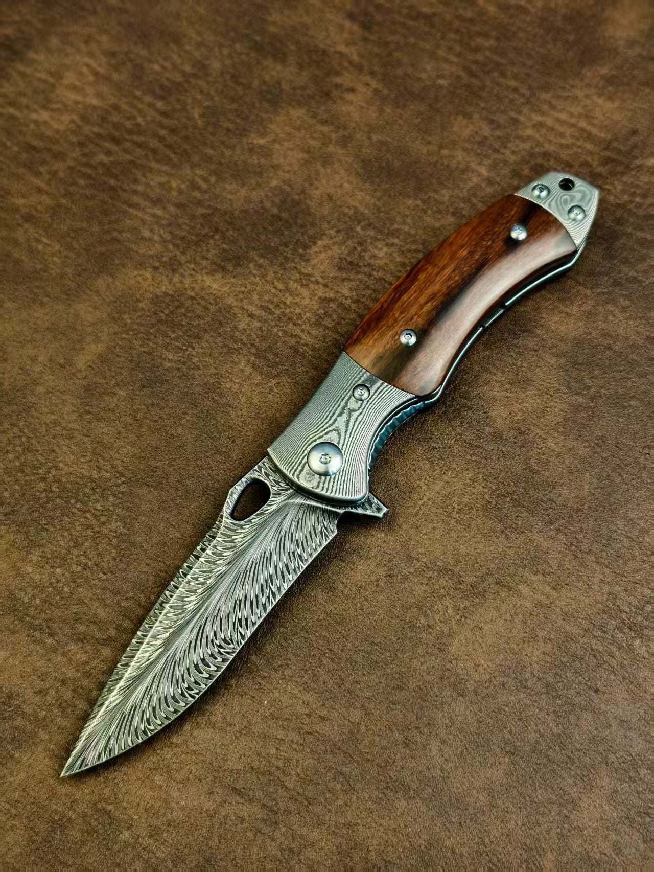 Handcrafted Feather Damascus Knife Desert Ironwood Bone Handle - AK-HT1061