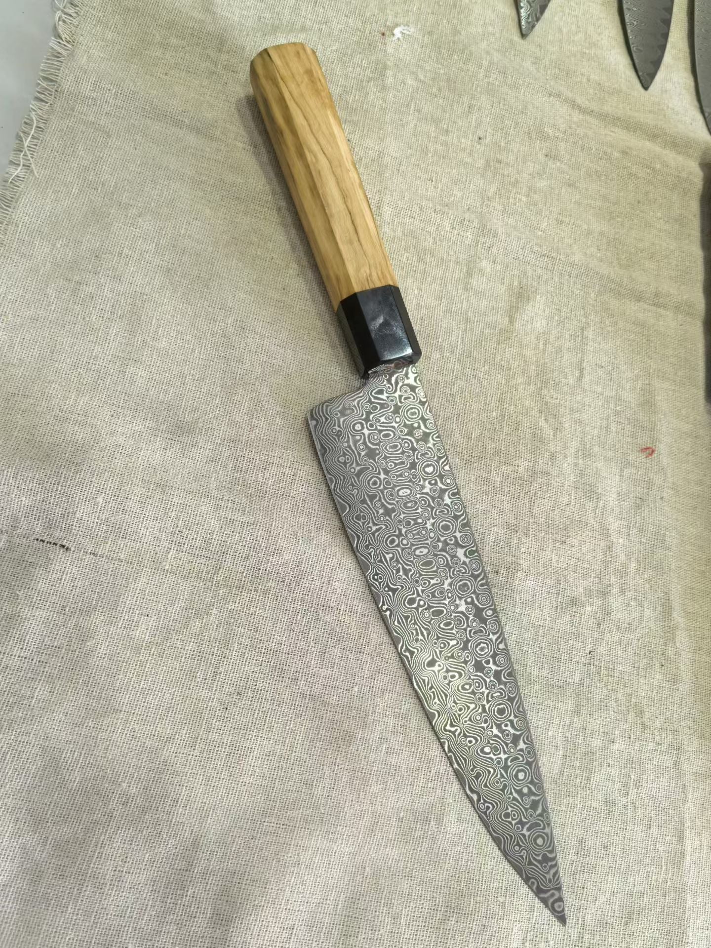 8" VG10 Damascus Chef Knife – Powder Steel, Olive Wood & Black Horn Handle - AK-DC1043