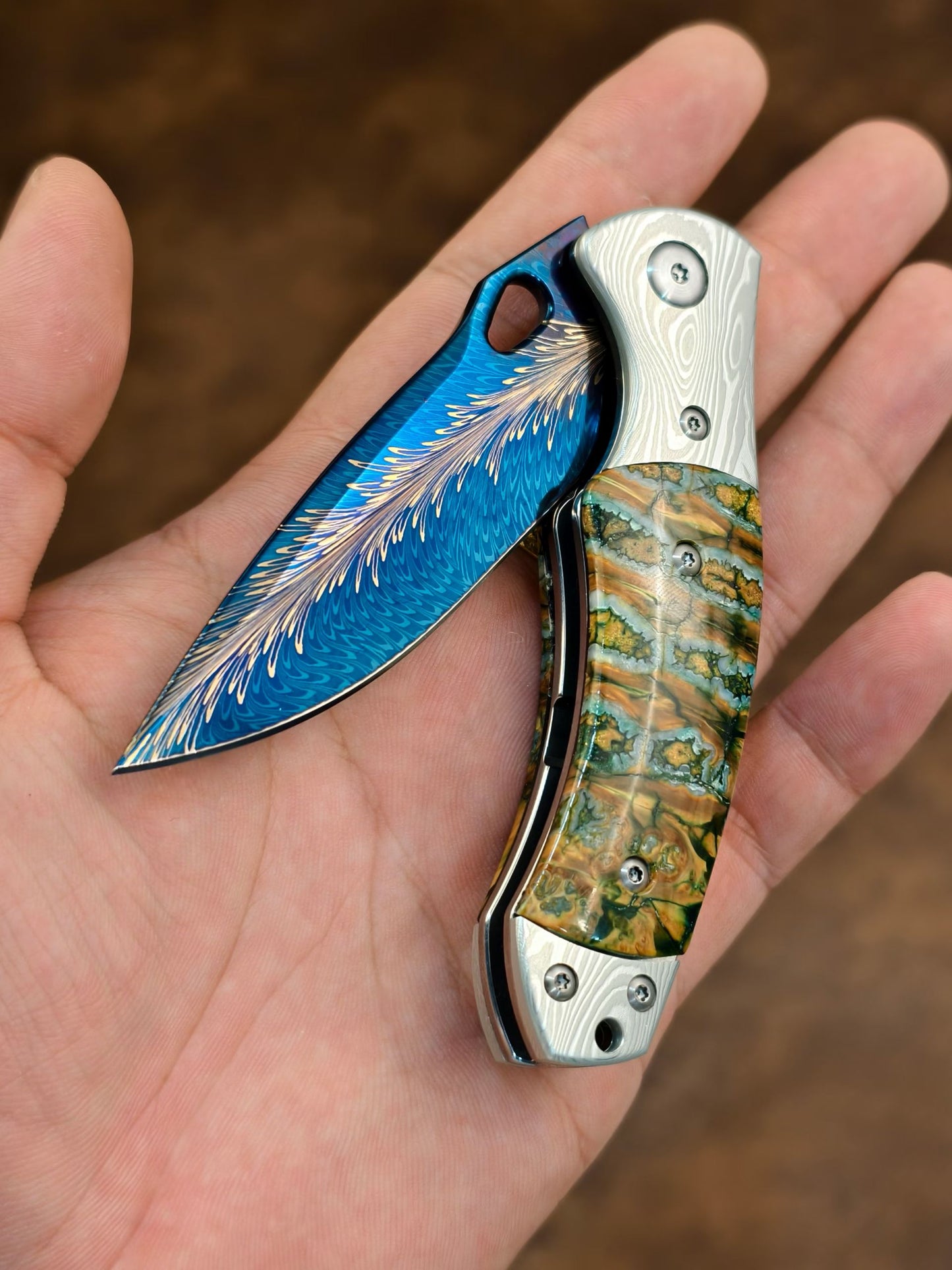 Feather Damascus Steel Folding Knife Mammoth Molar Fossil Handle - AK-HT1041