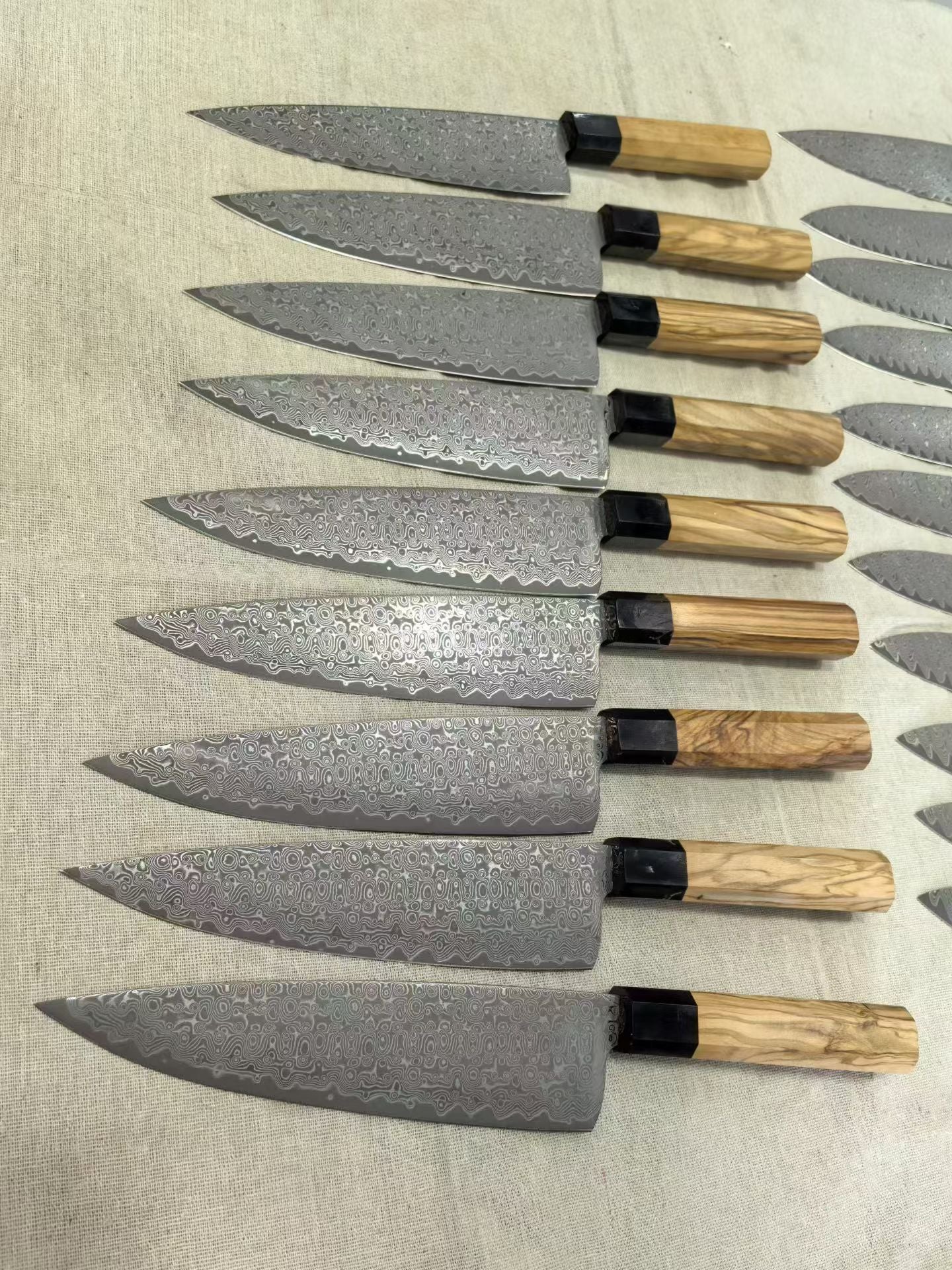 8" VG10 Damascus Chef Knife – Powder Steel, Olive Wood & Black Horn Handle - AK-DC1043