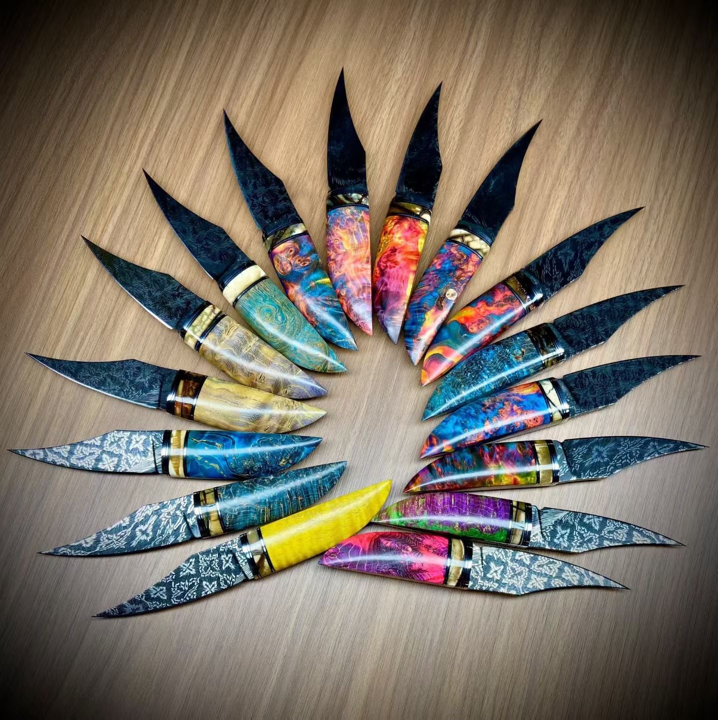 Premium Hand-Engraved Mosaic Damascus Collector's Knife - AK-HT1063